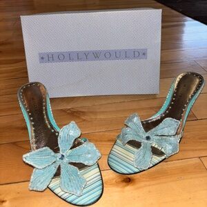 Hollywould blue and white stripped kitten heels with flower
